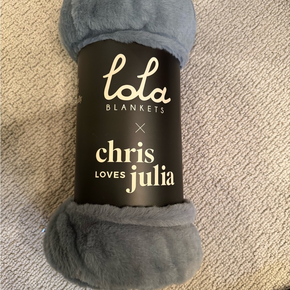 Lola Blankets Plush Throw Christmas Loves Julia Baby blanket NWT Lakefront Color